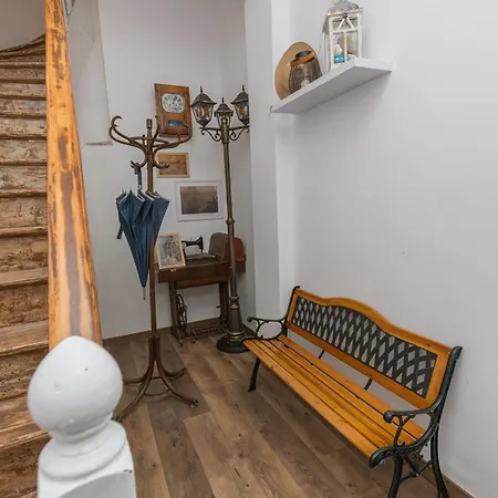 The House 2 * בורגאס