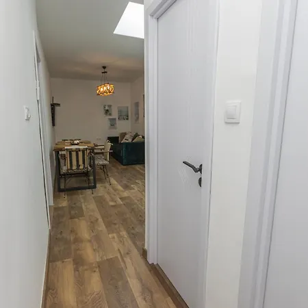 Lägenhet The House 2