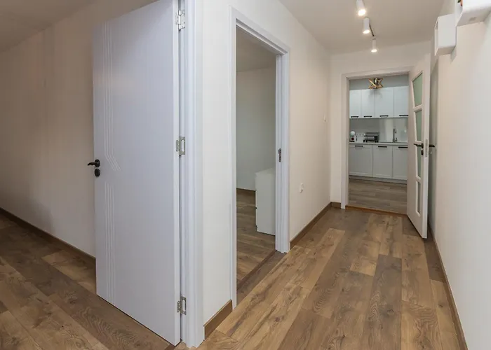 Apartman The House 2 *