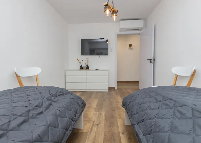 The House 2 Apartman